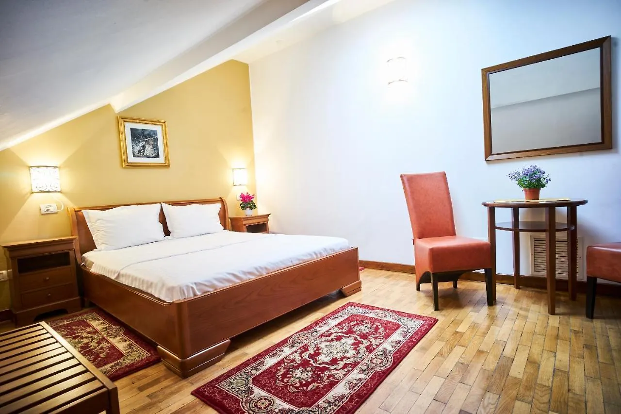 Cozy Attic Room V Bucarest Roumanie